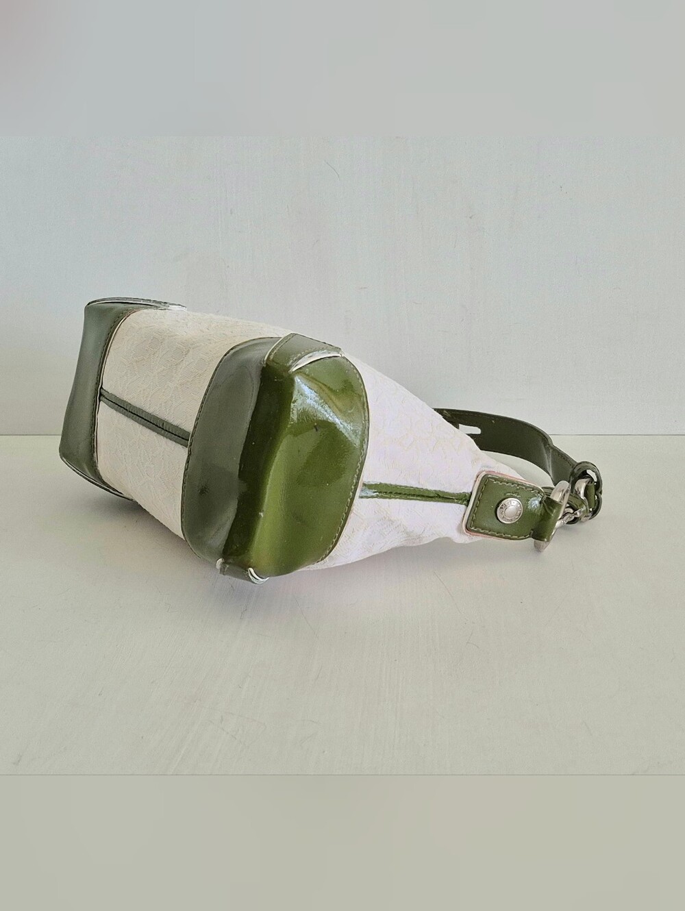 DKNY White Jacquard Canvas and Avocado Green Patent Leatger Mediun Hobo Bag - Picture 10 of 12